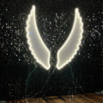 Skrzydła LED z podstawą anioła do zdjęć selfie spot na event i do klubu